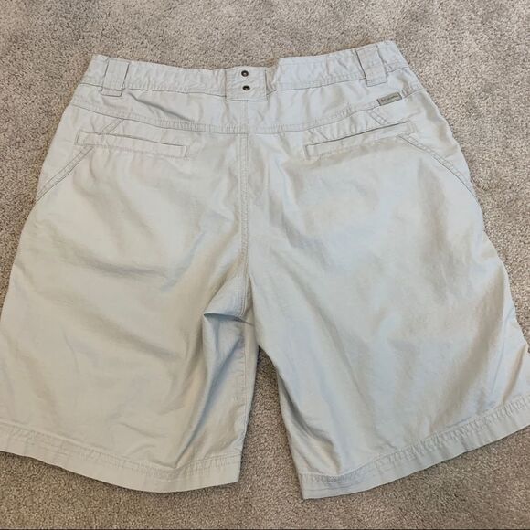 COLUMBIA beige cargo Bermuda shorts Sz 10 - Picture 2 of 8